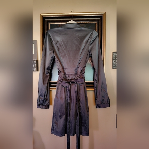 🩶 Elegant Gray Ruffle Wrap Dress - Picture 4 of 8